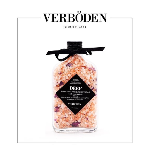 VERBÖDEN Beautyfood DEEP Himalayan Pink Bath Salts with Rose Petals Full size